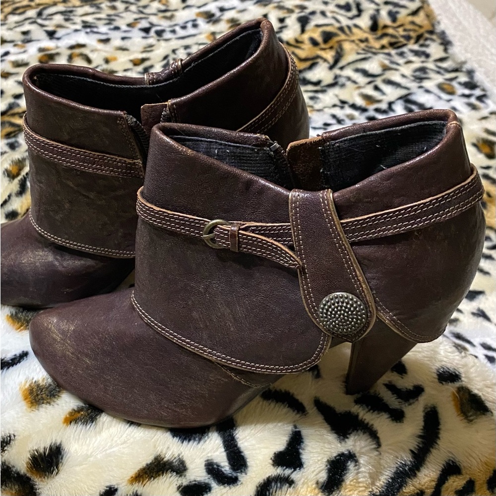 Seychelles ankle boots.